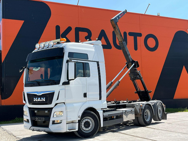MAN TGX 26.560 6x2*4 HIAB 21 ton / L=5300 mm - Camion cu cârlig: Foto 1 MAN TGX 26.560 6x2*4 HIAB 21 ton / L=5300 mm - Camion cu cârlig: Foto 1