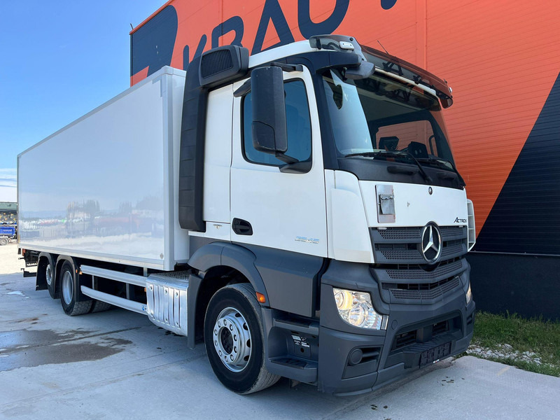 Mercedes-Benz Actros 2545 6x2 BOX L=7526 mm - Camion furgon: Foto 3 Mercedes-Benz Actros 2545 6x2 BOX L=7526 mm - Camion furgon: Foto 3