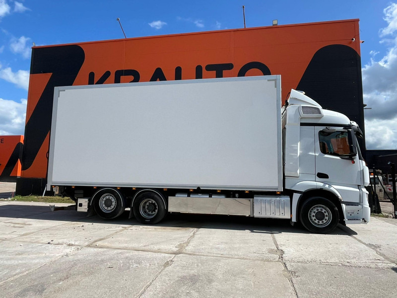 Mercedes-Benz Actros 2551 6x2*4 BOX L=7401mm - Camion furgon: Foto 5 Mercedes-Benz Actros 2551 6x2*4 BOX L=7401mm - Camion furgon: Foto 5