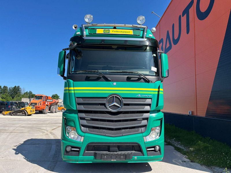 Mercedes-Benz Actros 3563 8x4*4 RETARDER / CHASSIS L=7358 mm - Camion şasiu: Foto 2 Mercedes-Benz Actros 3563 8x4*4 RETARDER / CHASSIS L=7358 mm - Camion şasiu: Foto 2