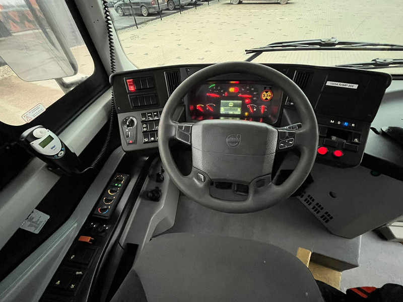 Autobuz urban Volvo B8RLE 8900 6x2 AC / AUXILIARY HEATER / WHEELCHAIR RAMP: Foto 10 Autobuz urban Volvo B8RLE 8900 6x2 AC / AUXILIARY HEATER / WHEELCHAIR RAMP: Foto 10