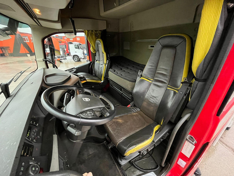 Camion forestier, Camion cu macara pentru transport de lemne Volvo FH 16 600 8x4/4 FRESH TÜV: Foto 19