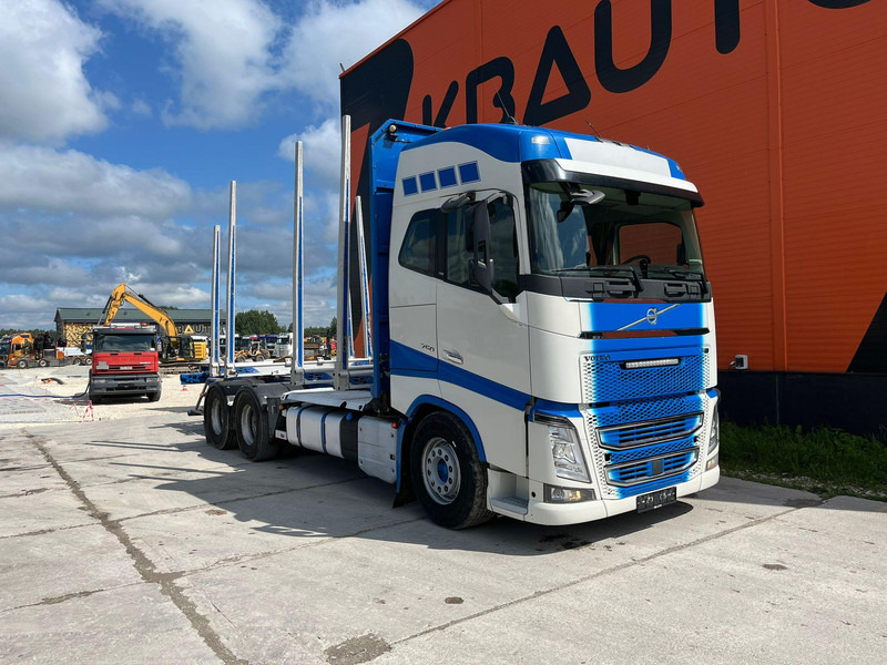 Volvo FH 16 750 6x4 HYDRAULICS - Camion forestier, Camion cu macara: Foto 3 Volvo FH 16 750 6x4 HYDRAULICS - Camion forestier, Camion cu macara: Foto 3