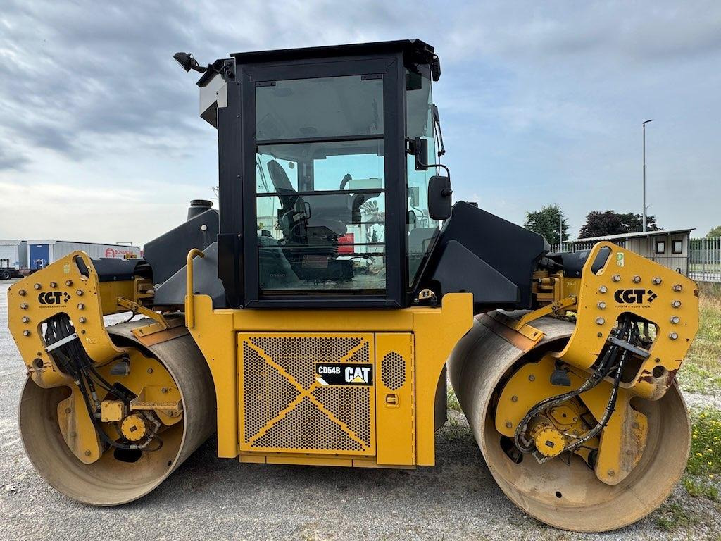 Caterpillar CD54B - Cilindru compactor pentru asfalt: Foto 5 Caterpillar CD54B - Cilindru compactor pentru asfalt: Foto 5