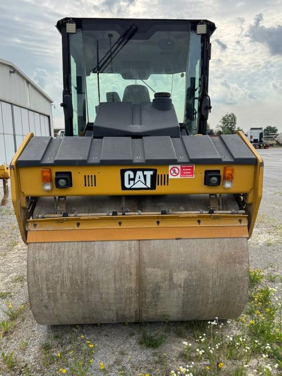 Caterpillar CD54B - Cilindru compactor pentru asfalt: Foto 3 Caterpillar CD54B - Cilindru compactor pentru asfalt: Foto 3