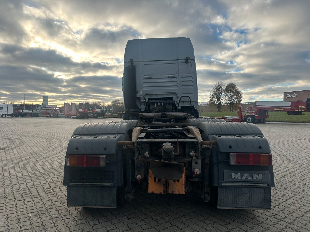 MAN TGA 26.530 6x4 / 120 T - Cap tractor: Foto 5 MAN TGA 26.530 6x4 / 120 T - Cap tractor: Foto 5