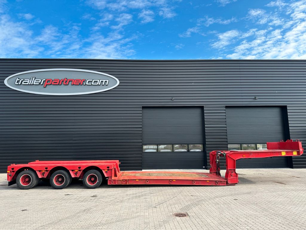 Faymonville 3 achs tiefbett / 300 mm Faymonville 3 achs tiefbett / 300 mm - Semiremorcă transport agabaritic: Foto 1 Faymonville 3 achs tiefbett / 300 mm Faymonville 3 achs tiefbett / 300 mm - Semiremorcă transport agabaritic: Foto 1