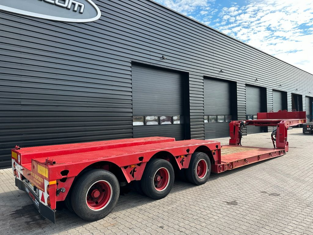Faymonville 3 achs tiefbett / 300 mm Faymonville 3 achs tiefbett / 300 mm - Semiremorcă transport agabaritic: Foto 2 Faymonville 3 achs tiefbett / 300 mm Faymonville 3 achs tiefbett / 300 mm - Semiremorcă transport agabaritic: Foto 2