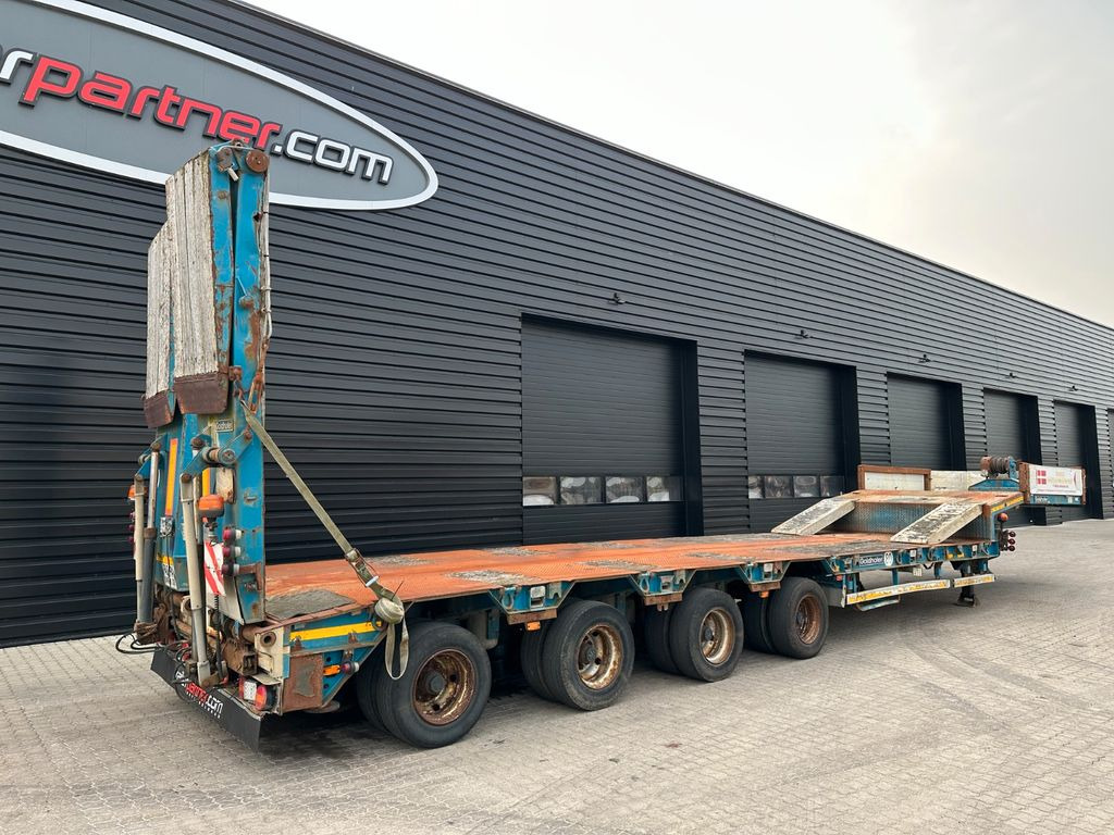 Goldhofer 4 achs tieflader / ausziehbar Goldhofer 4 achs tieflader / ausziehbar - Semiremorcă transport agabaritic: Foto 2 Goldhofer 4 achs tieflader / ausziehbar Goldhofer 4 achs tieflader / ausziehbar - Semiremorcă transport agabaritic: Foto 2