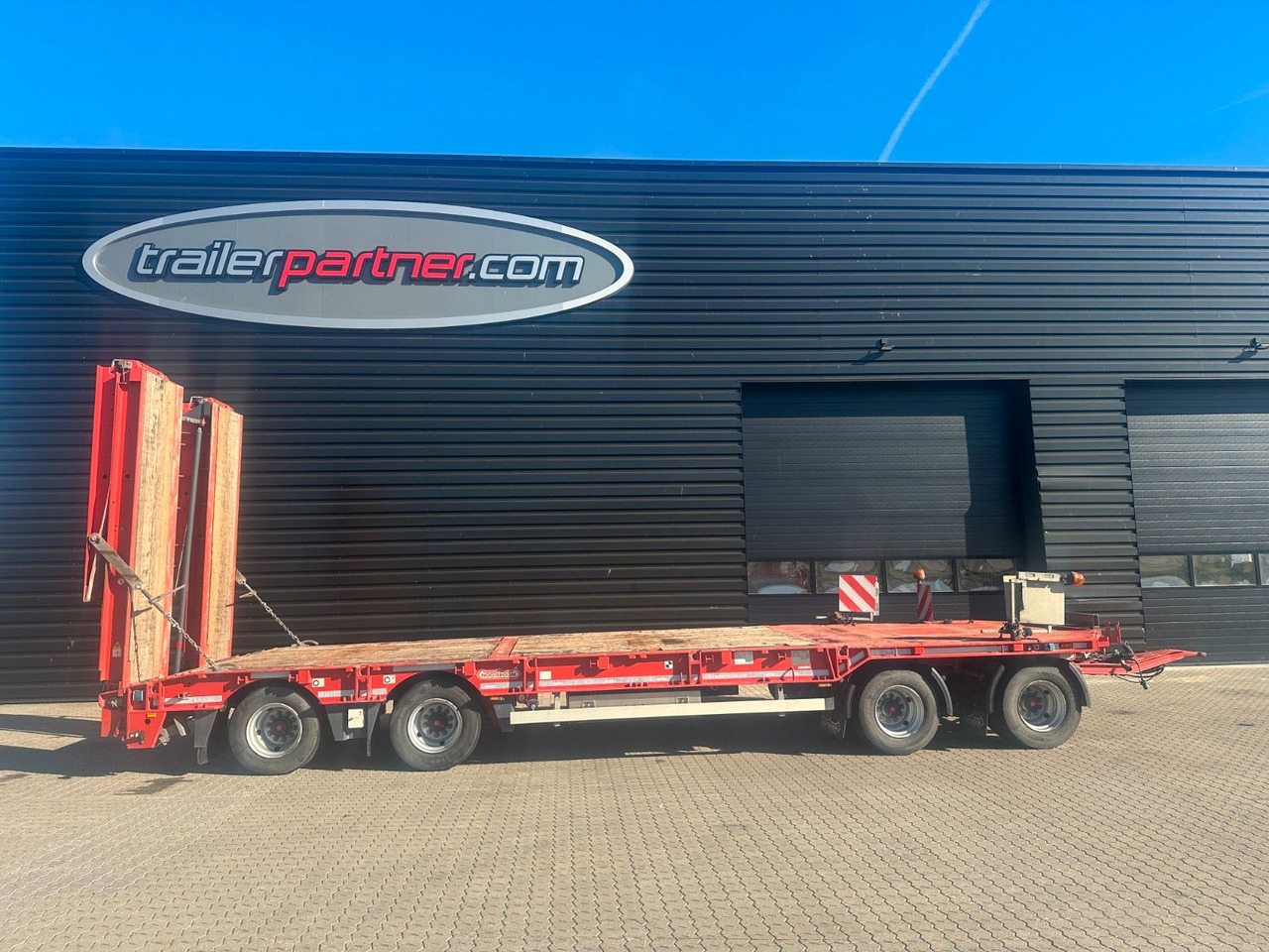 Nooteboom 4 achs anhänger / Doppelt rampen - Remorcă transport agabaritic: Foto 1 Nooteboom 4 achs anhänger / Doppelt rampen - Remorcă transport agabaritic: Foto 1