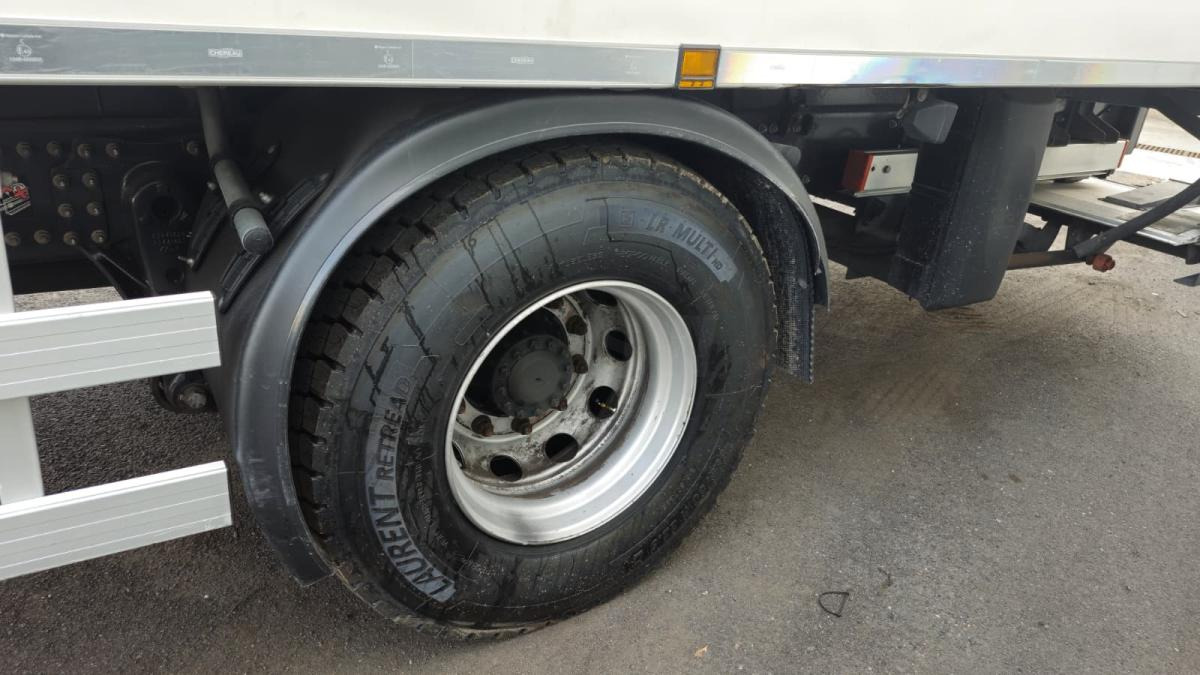 Renault D WIDE - Camion frigider: Foto 3 Renault D WIDE - Camion frigider: Foto 3