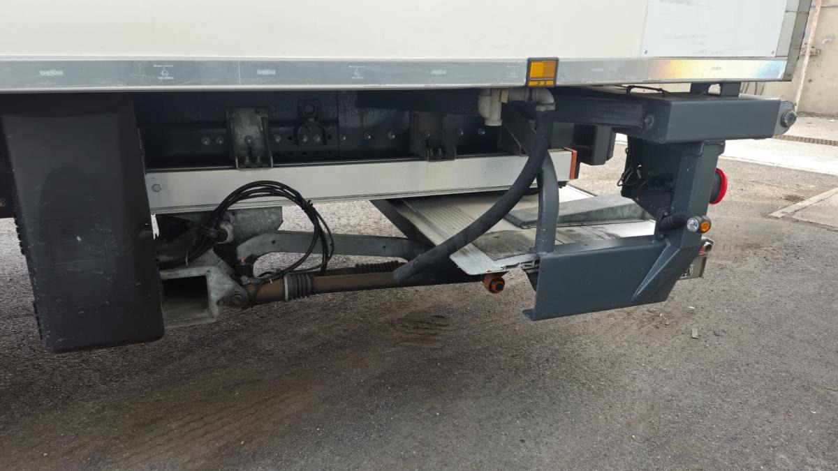 Renault D WIDE (LOCATION / RENT) - Camion frigider: Foto 5 Renault D WIDE (LOCATION / RENT) - Camion frigider: Foto 5