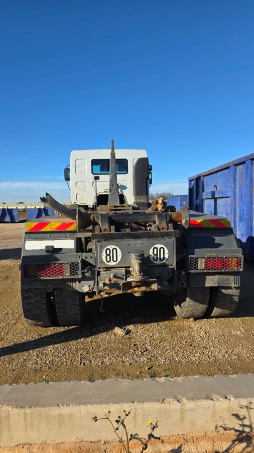 Renault Kerax 370 DCI - Camion cu cârlig: Foto 4 Renault Kerax 370 DCI - Camion cu cârlig: Foto 4