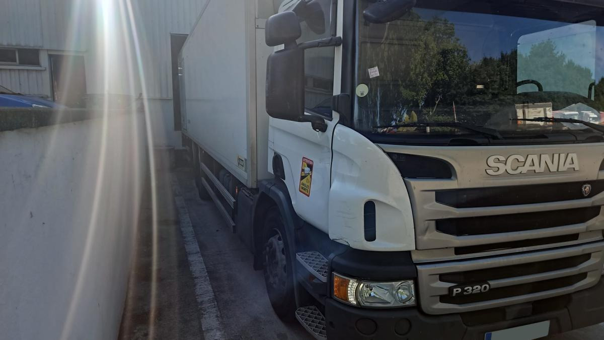 Scania P 320 - Camion frigider: Foto 2 Scania P 320 - Camion frigider: Foto 2