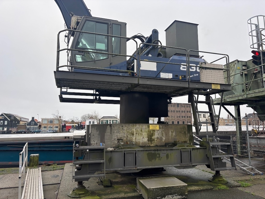 Sennebogen 830 Electric / 830A - Excavator pentru manipulare de materiale: Foto 3 Sennebogen 830 Electric / 830A - Excavator pentru manipulare de materiale: Foto 3