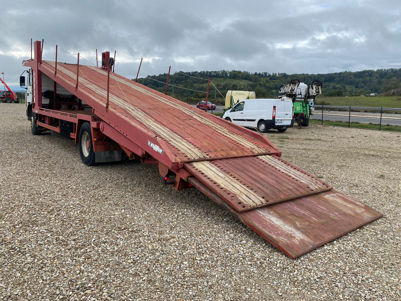 RENAULT GR 280 - Camion transport auto: Foto 4 RENAULT GR 280 - Camion transport auto: Foto 4