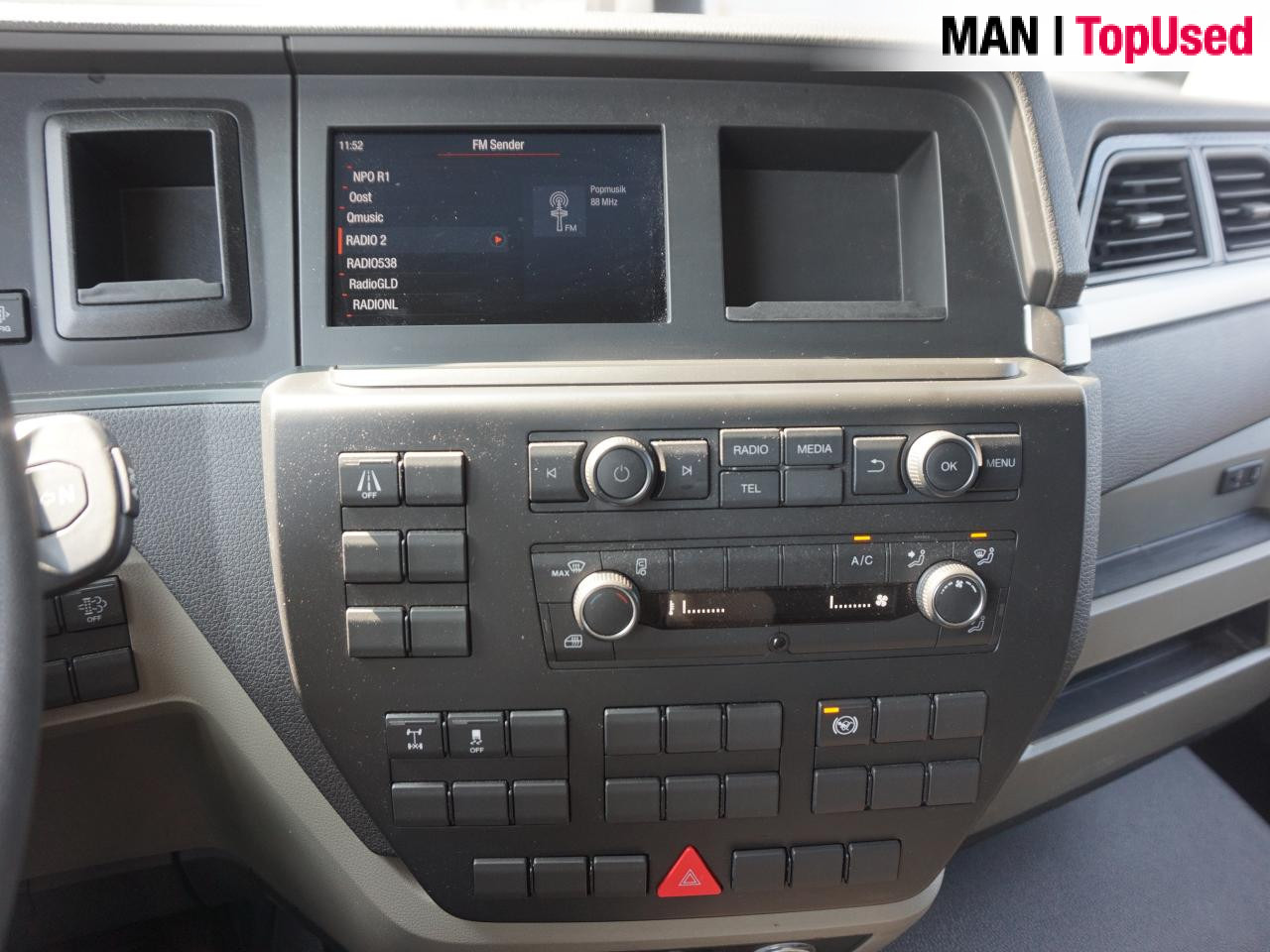 MAN TGL 12.250 4x2 BL CH - Camion platformă: Foto 2 MAN TGL 12.250 4x2 BL CH - Camion platformă: Foto 2