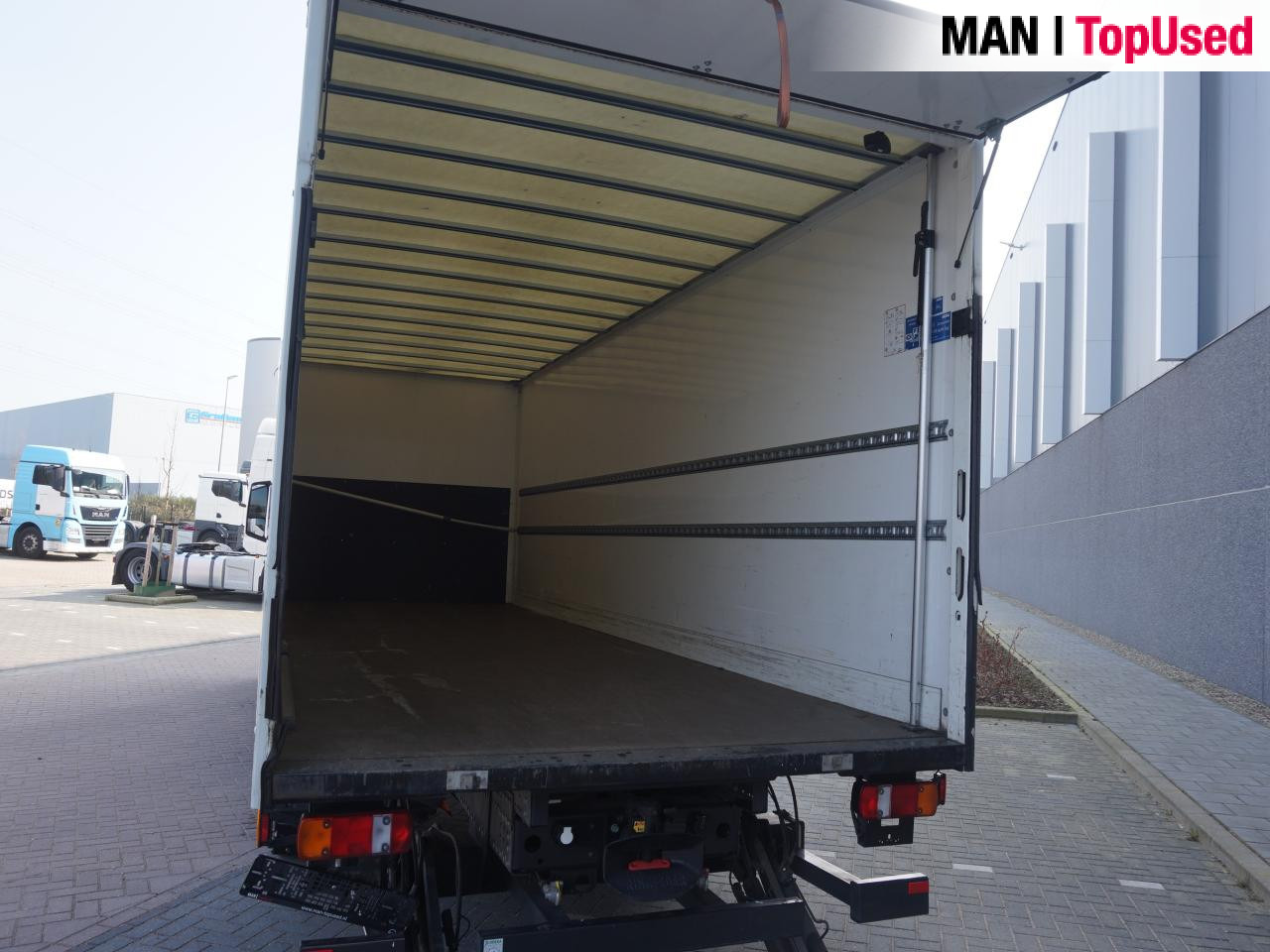 MAN TGL 12.250 4x2 BL CH - Camion platformă: Foto 5 MAN TGL 12.250 4x2 BL CH - Camion platformă: Foto 5