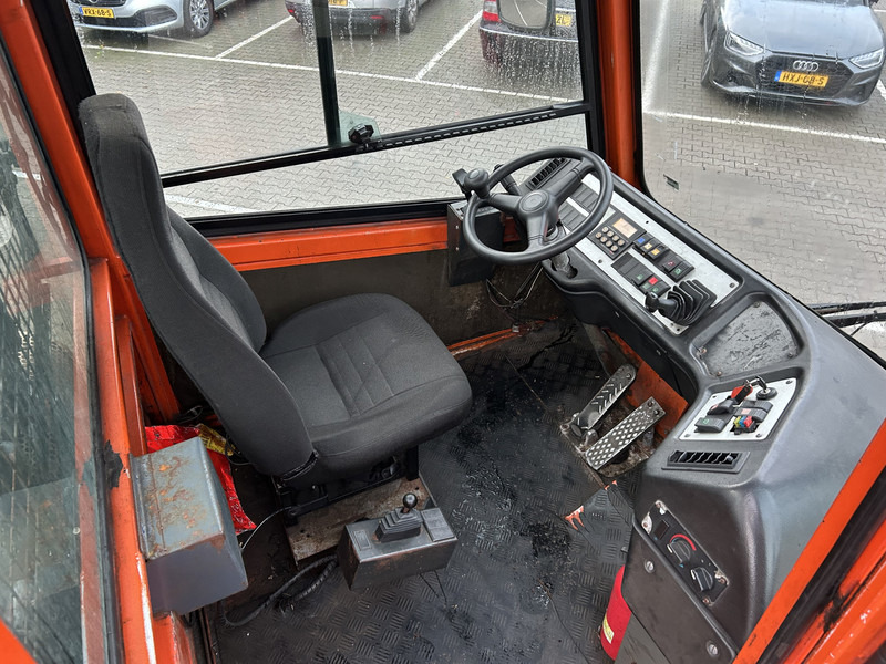 Terberg YT 182 / Allison / Cummins / 2006 / Terminal Tractor - Cap tractor: Foto 3 Terberg YT 182 / Allison / Cummins / 2006 / Terminal Tractor - Cap tractor: Foto 3