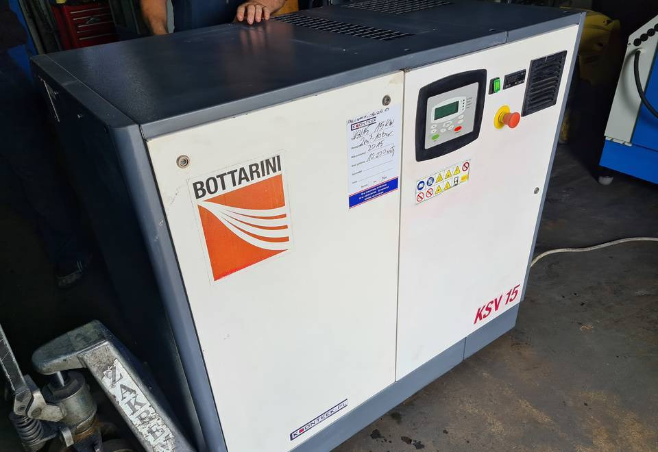Kompresor śrubowy BOTTARINI KSV 15, 15 kw, 2015r - Compresor de aer: Foto 3 Kompresor śrubowy BOTTARINI KSV 15, 15 kw, 2015r - Compresor de aer: Foto 3