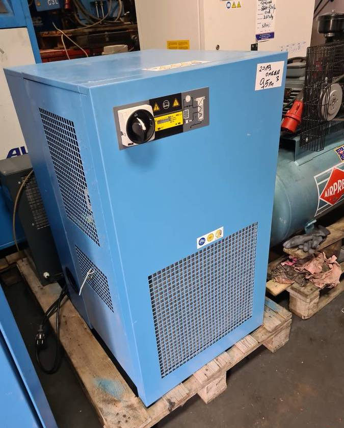 Osuszacz ziębniczy OMEGA 9,5 m3 - Compresor de aer: Foto 2 Osuszacz ziębniczy OMEGA 9,5 m3 - Compresor de aer: Foto 2