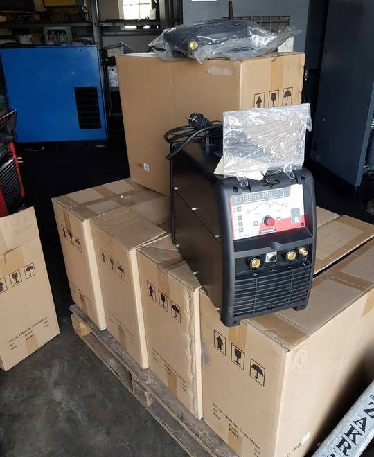 Spawarka Tig CEBORA WK 2025 AC/DC Puls, 200 A - Echipamente pentru sudare: Foto 4 Spawarka Tig CEBORA WK 2025 AC/DC Puls, 200 A - Echipamente pentru sudare: Foto 4