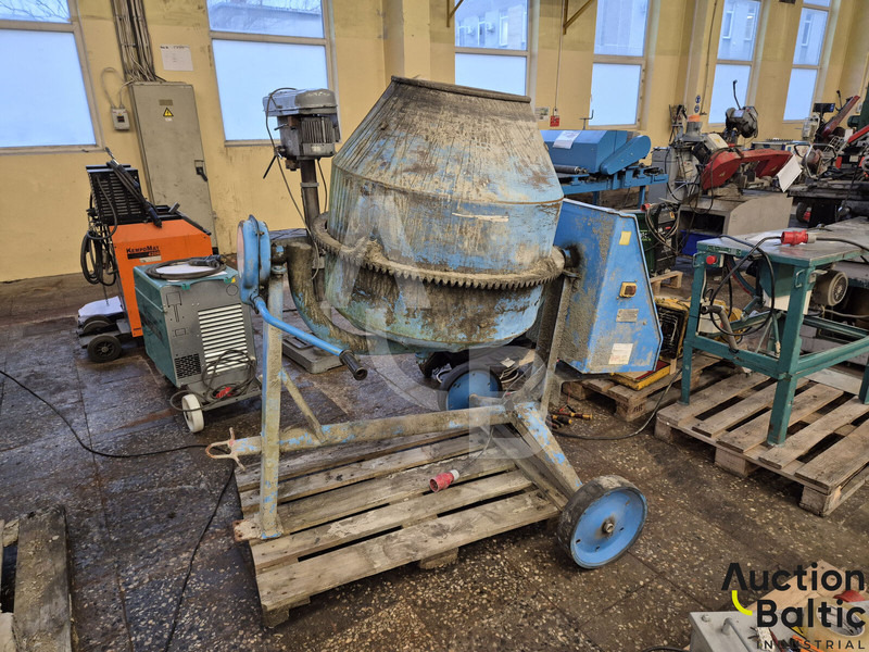 Agro-Wikt BWA 200 - Betoniera: Foto 2 Agro-Wikt BWA 200 - Betoniera: Foto 2