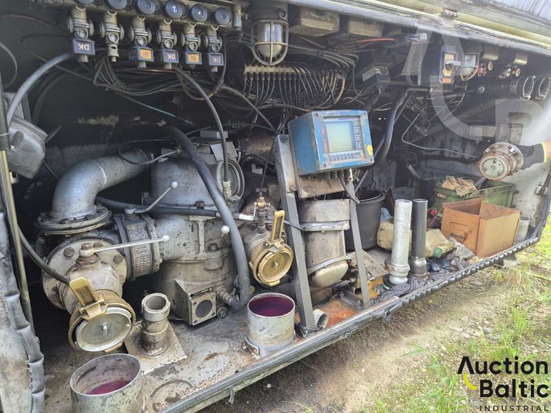 Semiremorcă cisternă pentru transport de combustibili ELLINGHAUS: Foto 12