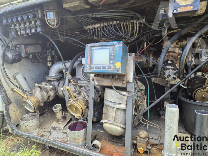 Semiremorcă cisternă pentru transport de combustibili ELLINGHAUS: Foto 8