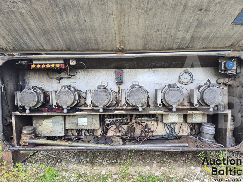 Semiremorcă cisternă pentru transport de combustibili ELLINGHAUS: Foto 11