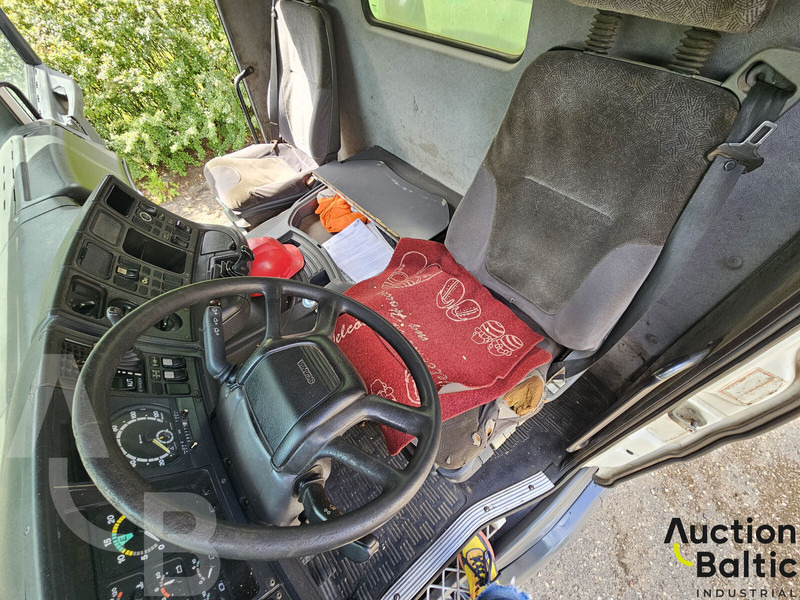 Scania R 124 GB - Remorcă forestieră: Foto 5 Scania R 124 GB - Remorcă forestieră: Foto 5