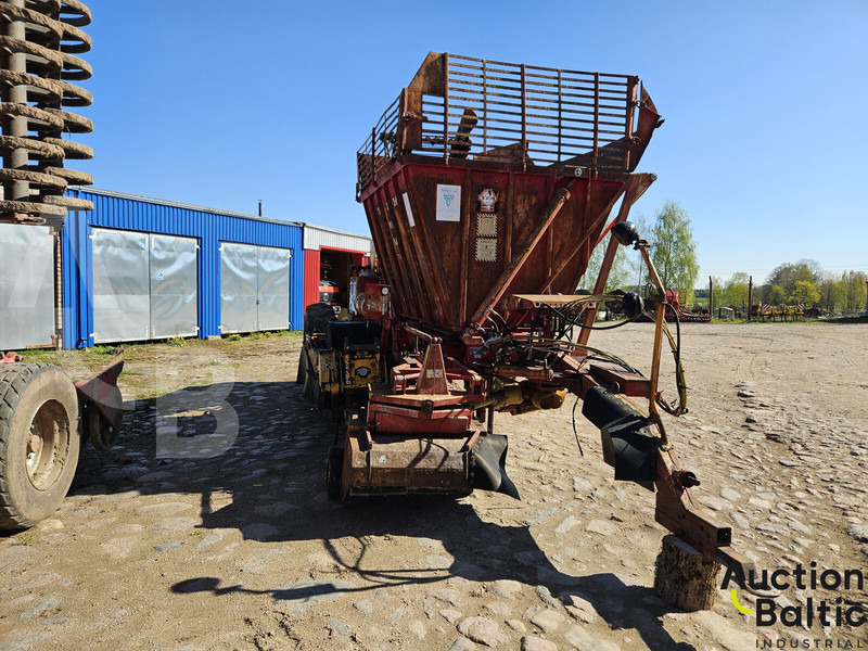 TIM MII SA T-85 - Combină de recoltat cereale: Foto 5 TIM MII SA T-85 - Combină de recoltat cereale: Foto 5