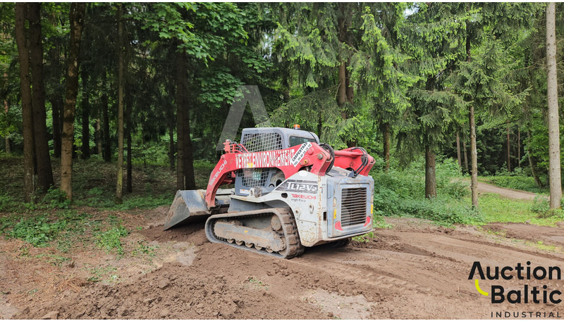 Takeuchi TL12V-2 - Încărcător pe şenile: Foto 4 Takeuchi TL12V-2 - Încărcător pe şenile: Foto 4