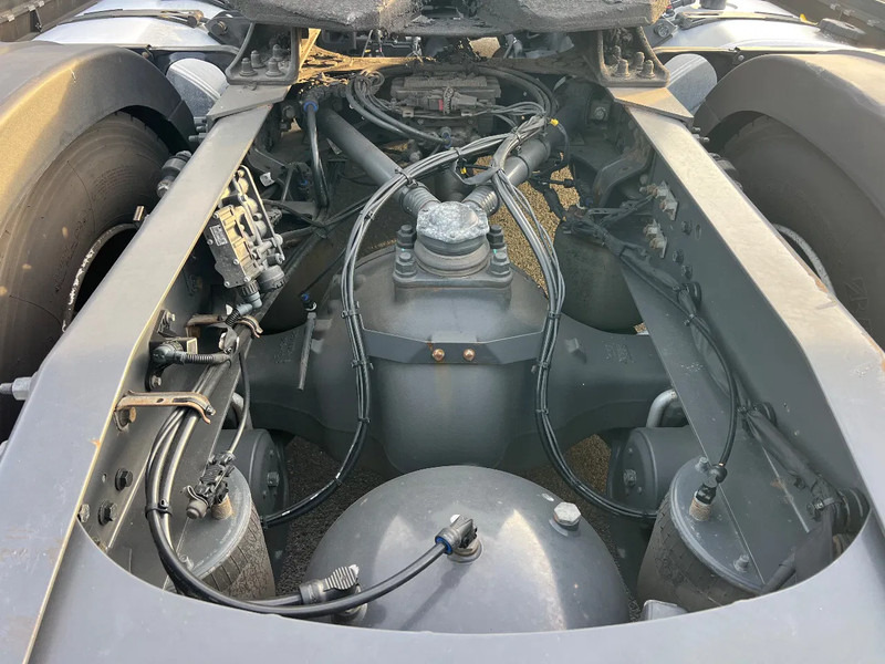 Cap tractor Volvo FH 500 Euro6**FH500 Park cool**2020: Foto 6