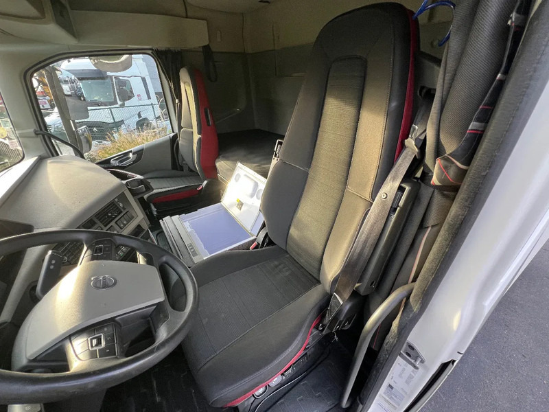 Cap tractor Volvo FH 500 Euro6**FH500 Park cool**2020: Foto 17