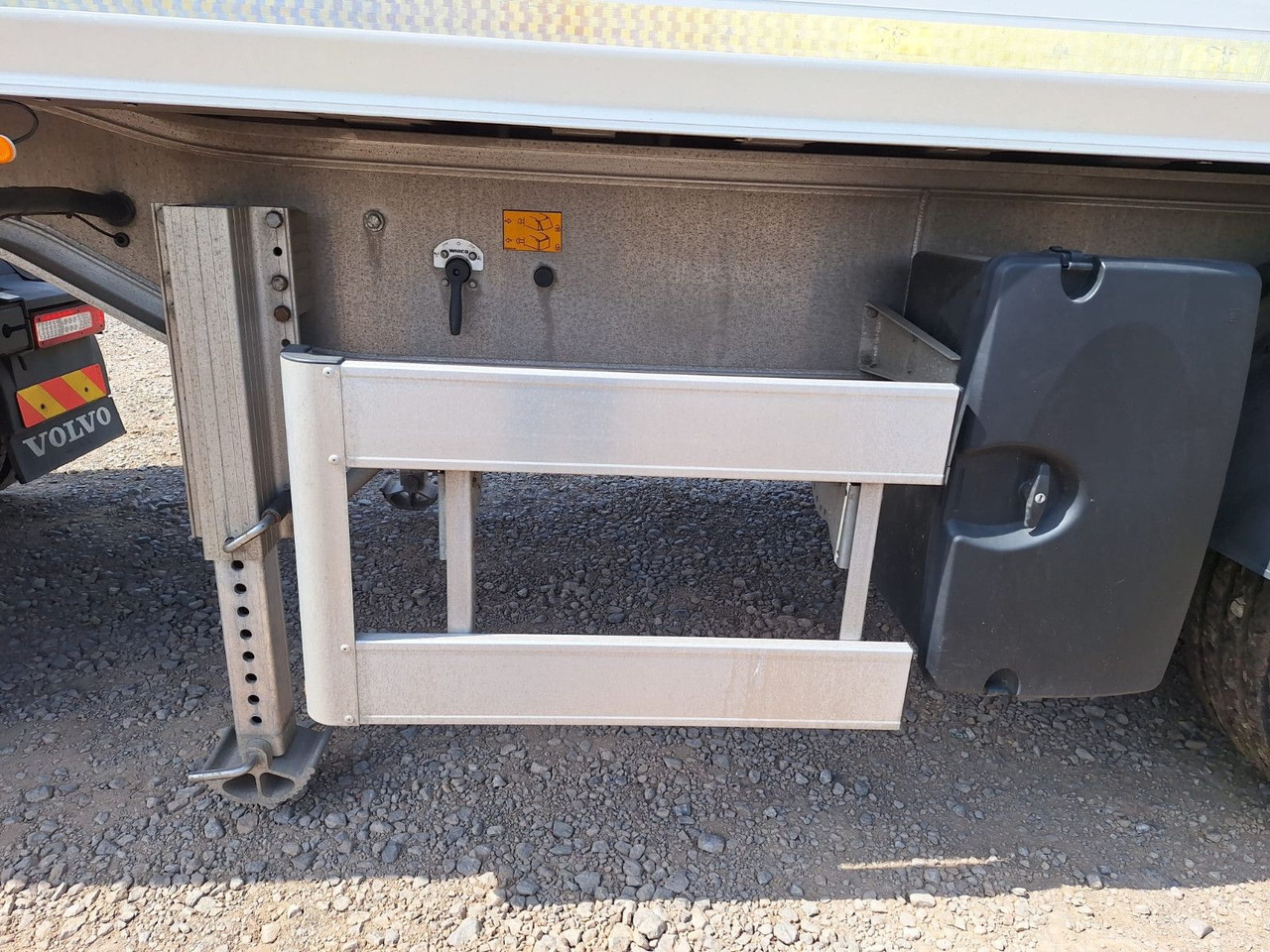 Semiremorcă basculantă Benalu Bulkliner S 95  50m³ Kombiklappe: Foto 6