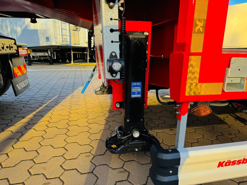 Semiremorcă transport agabaritic nou Kässbohrer SLAR3 Ausziehbares Tiefbett mit Radmulden Kässbohrer SLAR3 Tele Tiefbett Radmulden metallisiert: Foto 12 Semiremorcă transport agabaritic nou Kässbohrer SLAR3 Ausziehbares Tiefbett mit Radmulden Kässbohrer SLAR3 Tele Tiefbett Radmulden metallisiert: Foto 12