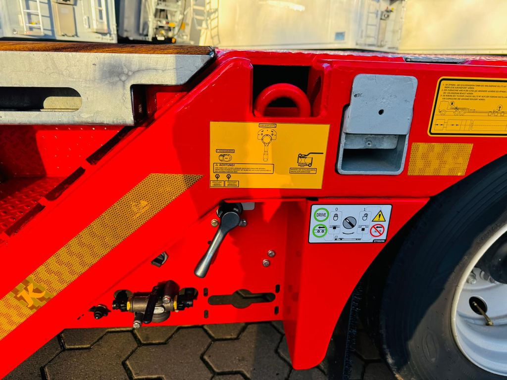 Semiremorcă transport agabaritic nou Kässbohrer SLAR3 Ausziehbares Tiefbett mit Radmulden Kässbohrer SLAR3 Tele Tiefbett Radmulden metallisiert: Foto 8 Semiremorcă transport agabaritic nou Kässbohrer SLAR3 Ausziehbares Tiefbett mit Radmulden Kässbohrer SLAR3 Tele Tiefbett Radmulden metallisiert: Foto 8