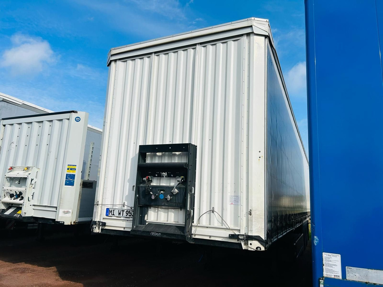 Kässbohrer Schiebeplanen Auflieger - Semiremorcă prelată: Foto 4 Kässbohrer Schiebeplanen Auflieger - Semiremorcă prelată: Foto 4