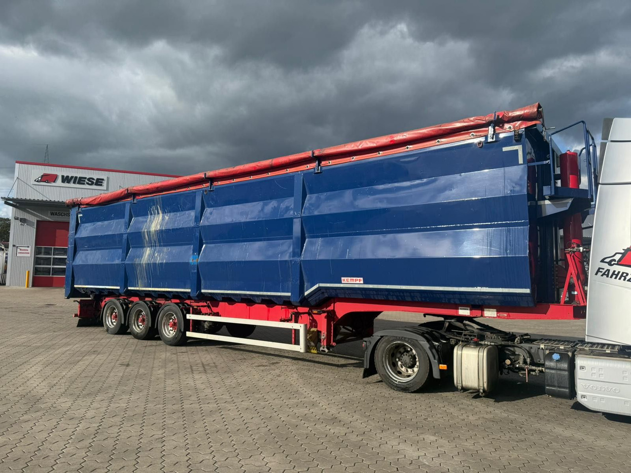Kempf SKM 35/3 Großraummulde für Schrott 85m³ - Semiremorcă basculantă: Foto 1 Kempf SKM 35/3 Großraummulde für Schrott 85m³ - Semiremorcă basculantă: Foto 1