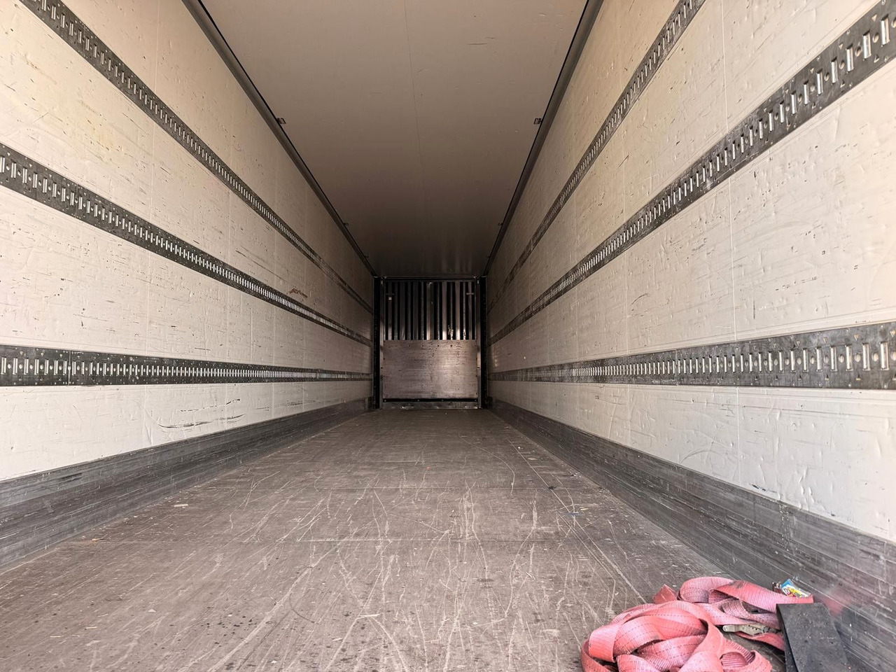 Krone SZ - Mega Koffer mit Rampenhalterung - Semiremorcă furgon: Foto 5 Krone SZ - Mega Koffer mit Rampenhalterung - Semiremorcă furgon: Foto 5