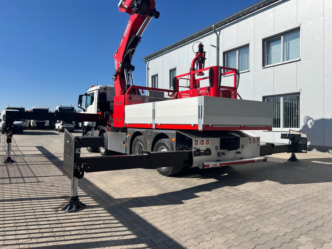 MAN 8x4 mit F1150RA.2.28 L616 Winde - Camion platformă, Camion cu macara: Foto 3 MAN 8x4 mit F1150RA.2.28 L616 Winde - Camion platformă, Camion cu macara: Foto 3