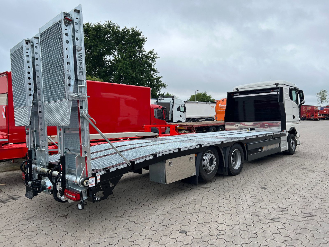 MAN Baumaschinen- Arbeitsbühnentransporter Rampen - Maşină de tractare: Foto 5 MAN Baumaschinen- Arbeitsbühnentransporter Rampen - Maşină de tractare: Foto 5