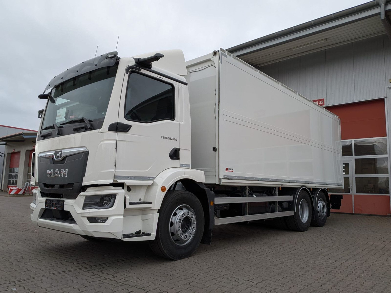 MAN TGM 26.320 6x2/4 Getränkefahrzeug Wingliner LBW - Camion furgon: Foto 1 MAN TGM 26.320 6x2/4 Getränkefahrzeug Wingliner LBW - Camion furgon: Foto 1