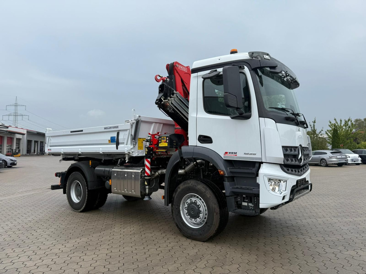 Mercedes-Benz Arocs 1835 4x4 Allrad Fassi F135 Kran Kipper - Camion basculantă, Camion cu macara: Foto 2 Mercedes-Benz Arocs 1835 4x4 Allrad Fassi F135 Kran Kipper - Camion basculantă, Camion cu macara: Foto 2