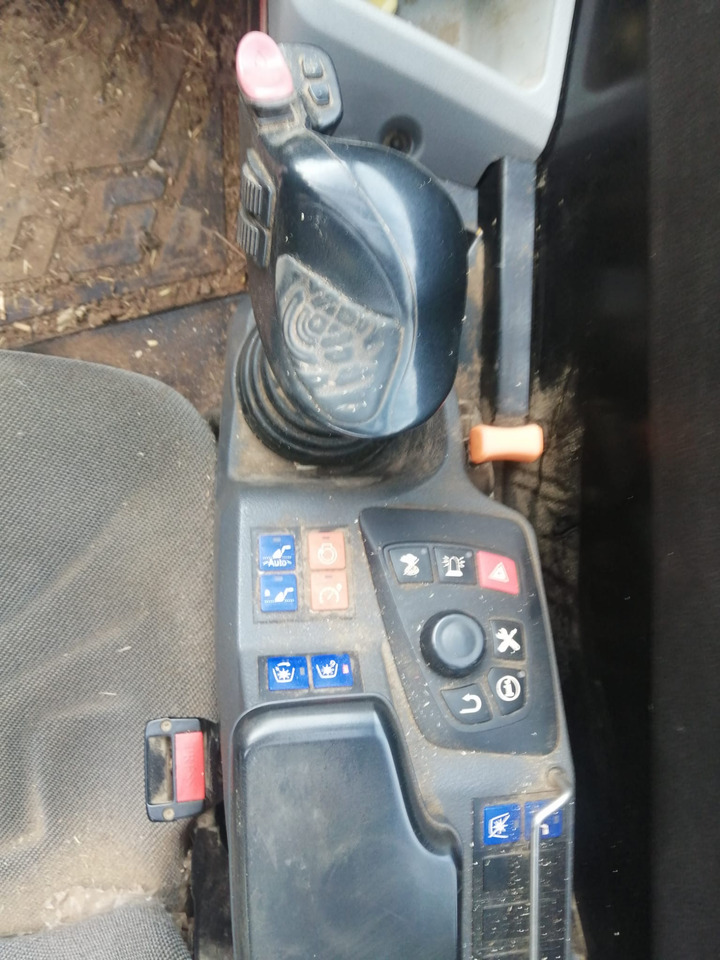 MANITOU 630 105 - Tractor agricol: Foto 4 MANITOU 630 105 - Tractor agricol: Foto 4