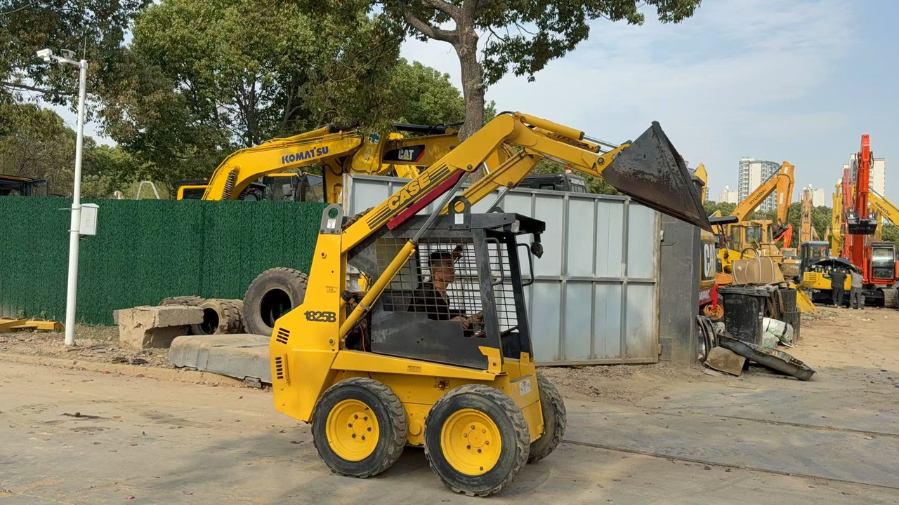 CASE 1825 - Mini încărcător: Foto 2 CASE 1825 - Mini încărcător: Foto 2