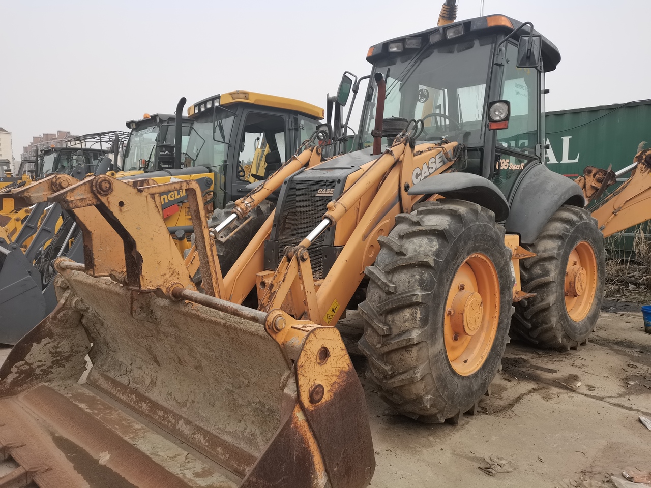 CASE 695 - Buldoexcavator: Foto 2 CASE 695 - Buldoexcavator: Foto 2