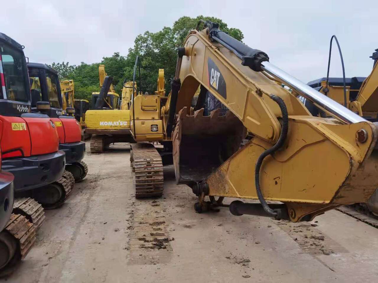 CATERPILLAR 320CL - Excavator pe şenile: Foto 3 CATERPILLAR 320CL - Excavator pe şenile: Foto 3