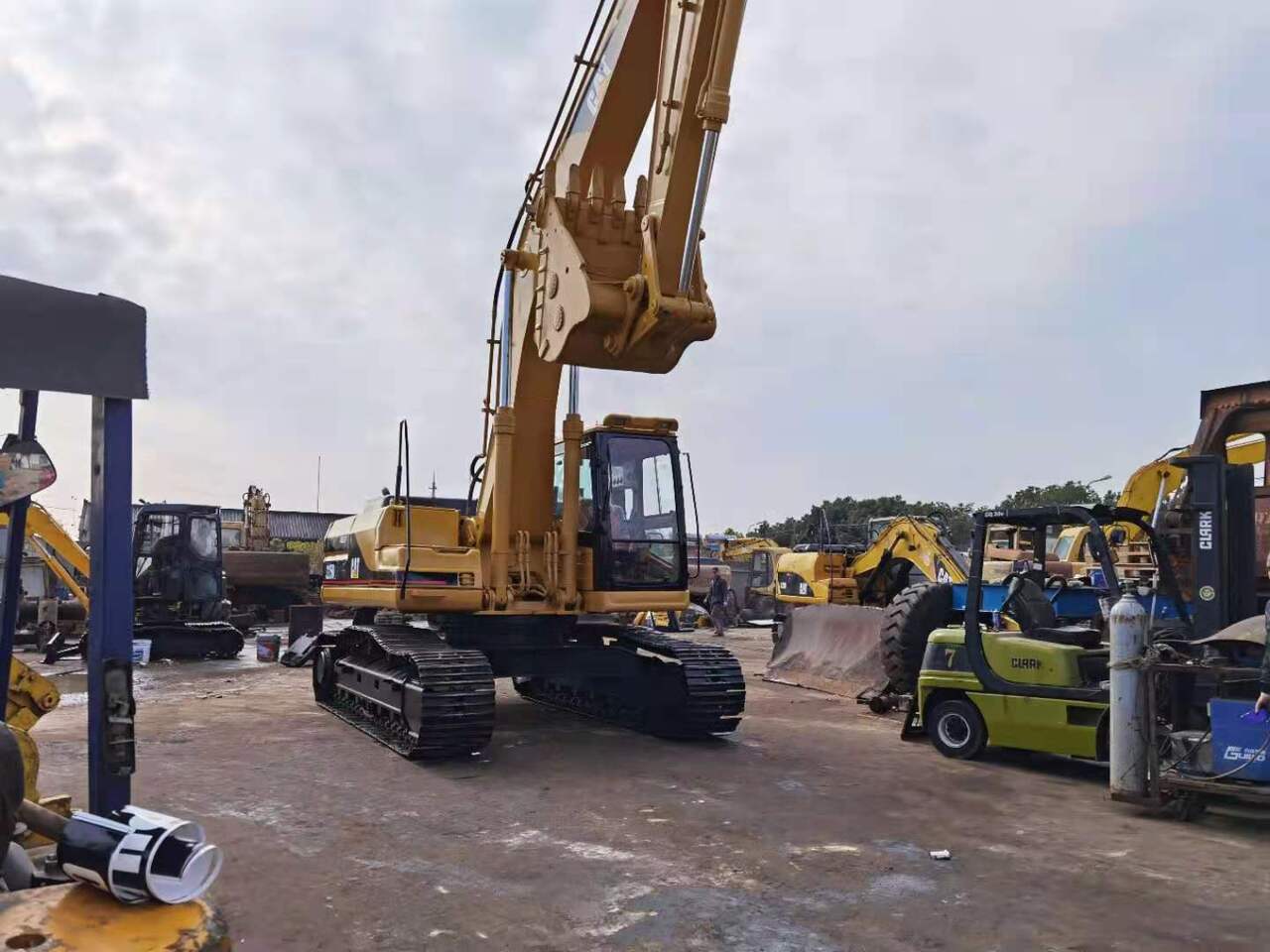 CATERPILLAR CAT-325BL - Excavator pe şenile: Foto 3 CATERPILLAR CAT-325BL - Excavator pe şenile: Foto 3